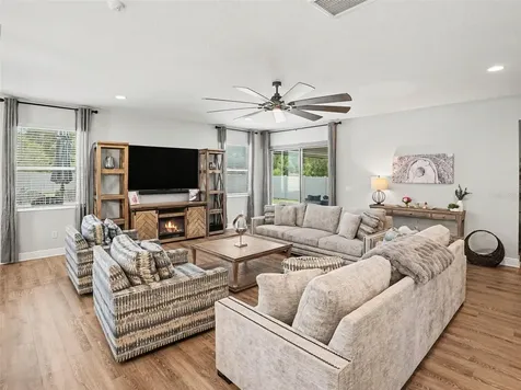 5270 Obsidian Gate Drive Mount Dora FL 32757