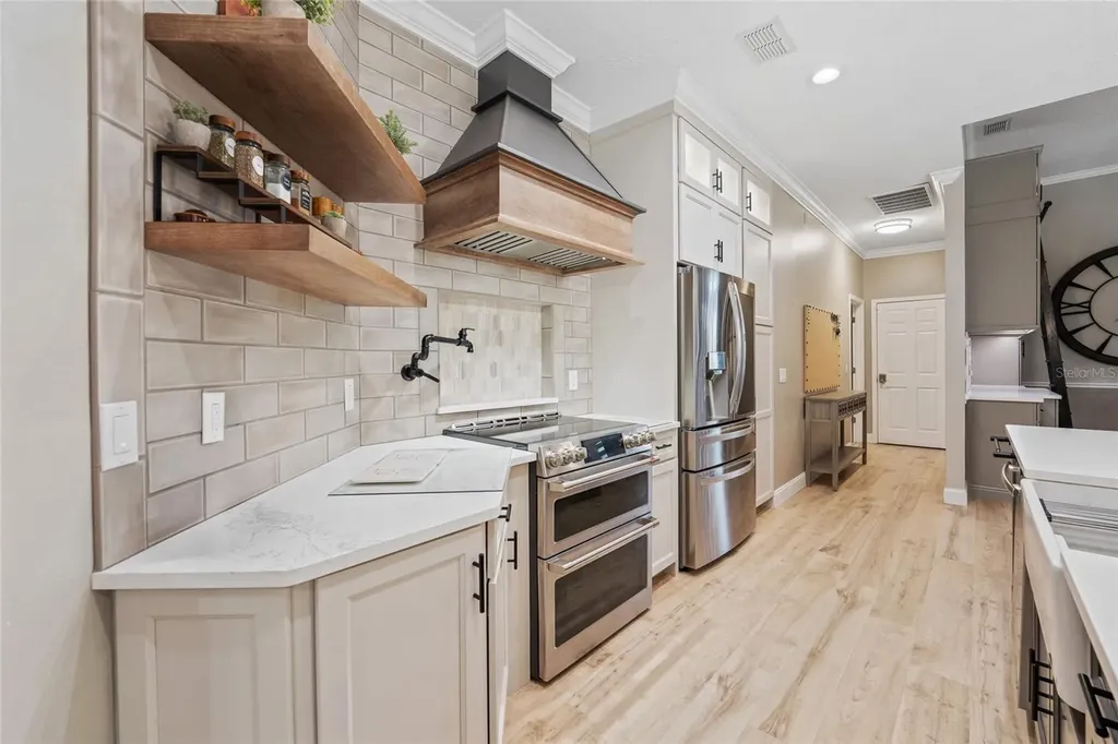 1019 Parkwood Cove Court Gotha FL 34734
