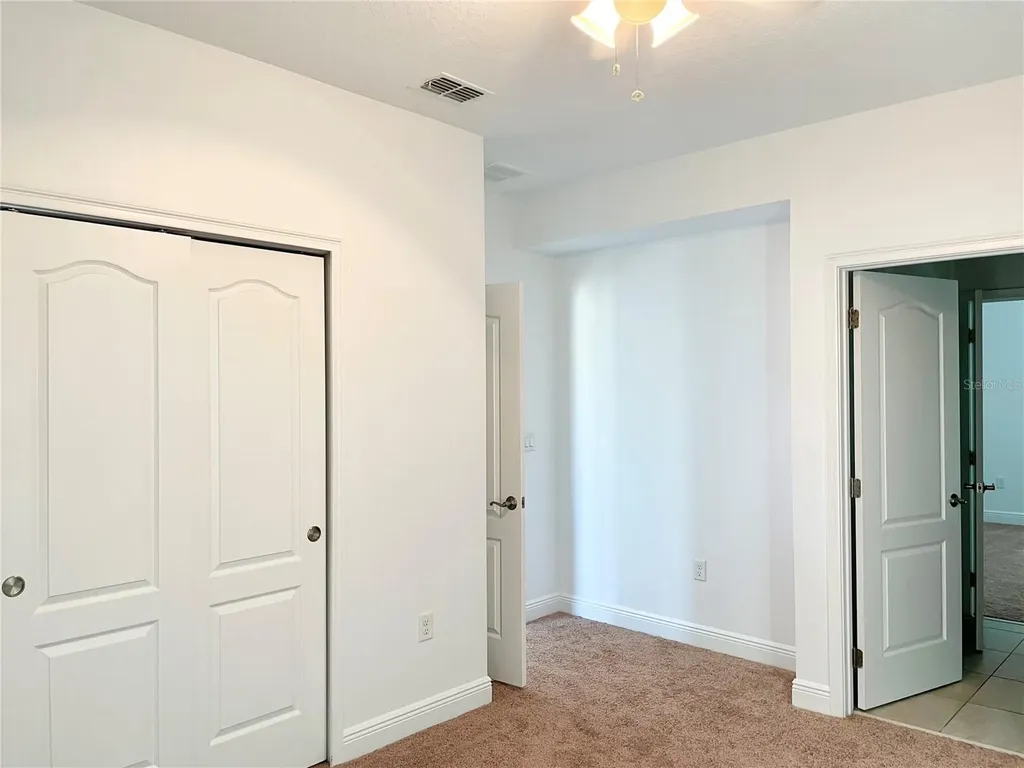 7952 Hampton Lake Drive Tampa FL 33647