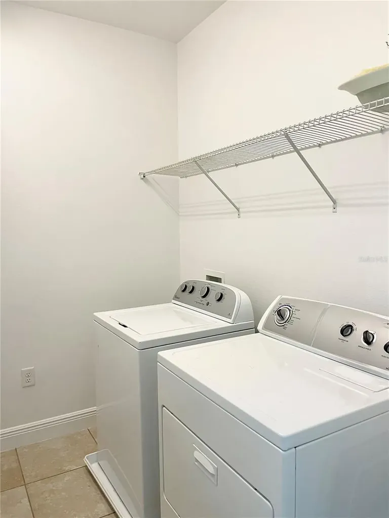 7952 Hampton Lake Drive Tampa FL 33647