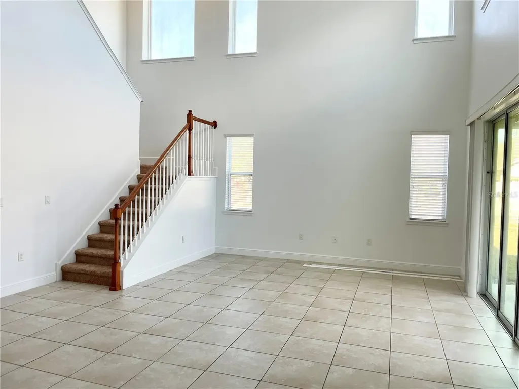 7952 Hampton Lake Drive Tampa FL 33647