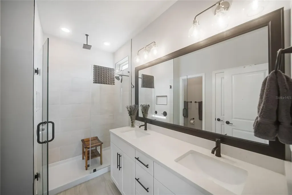 2501 Boone Court Sarasota FL 34237