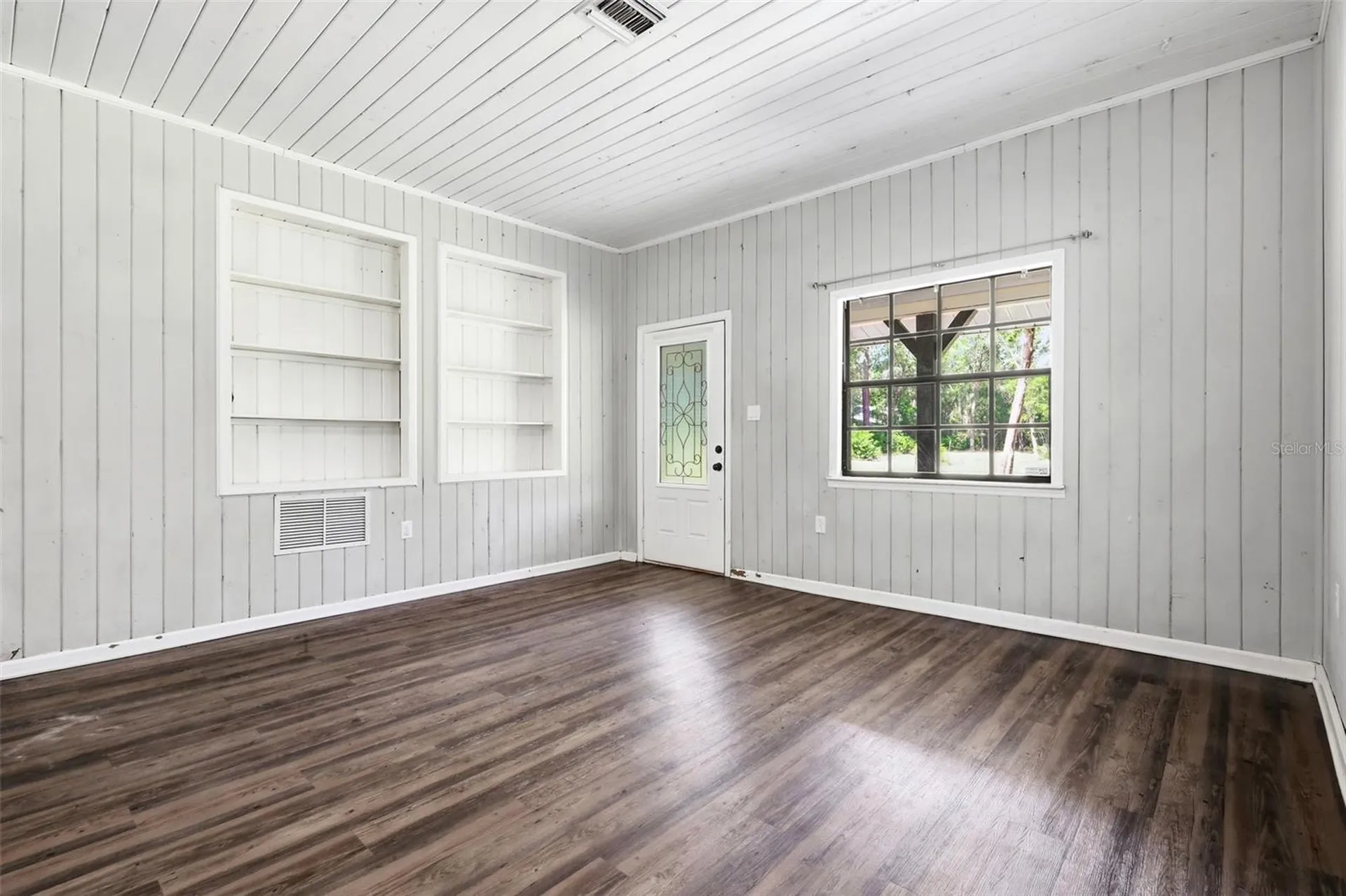 1095 S Ridgewood Avenue Deland FL 32720