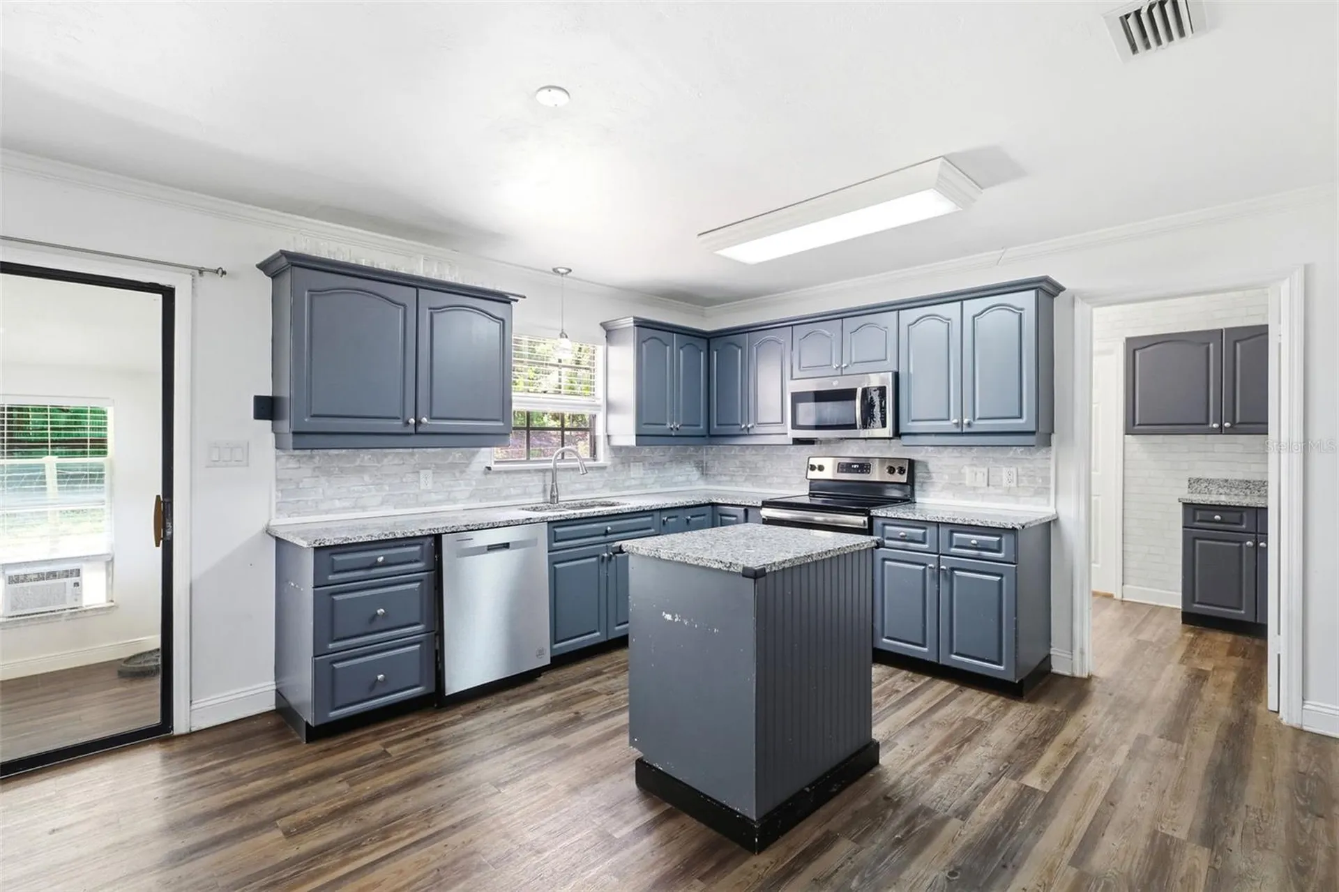 1095 S Ridgewood Avenue Deland FL 32720