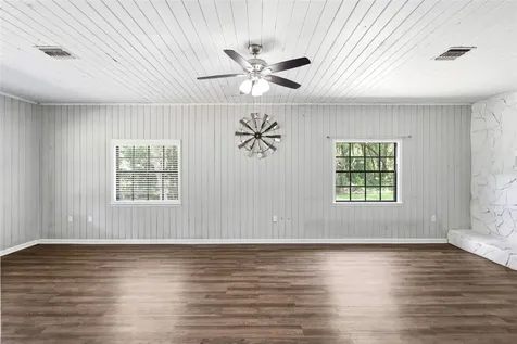 1095 S Ridgewood Avenue Deland FL 32720