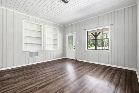1095 S Ridgewood Avenue Deland FL 32720