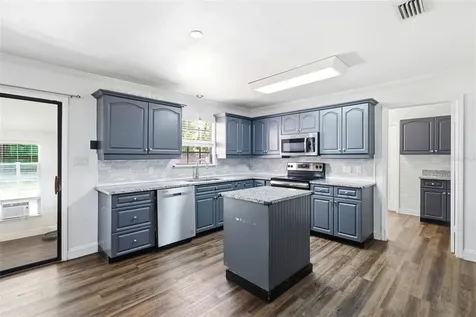1095 S Ridgewood Avenue Deland FL 32720