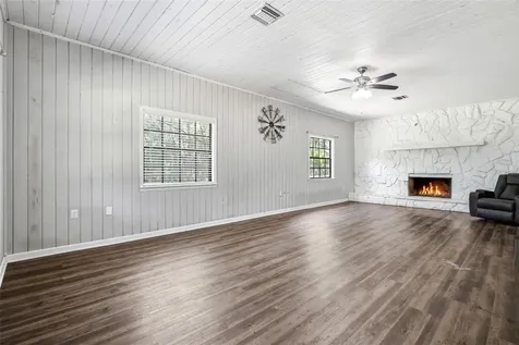 1095 S Ridgewood Avenue Deland FL 32720