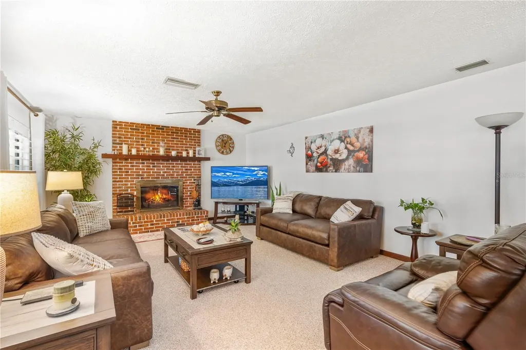 2143 Evergreen Terrace Daytona Beach FL 32119