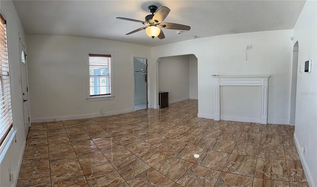 702 W Peninsular Street Tampa FL 33603