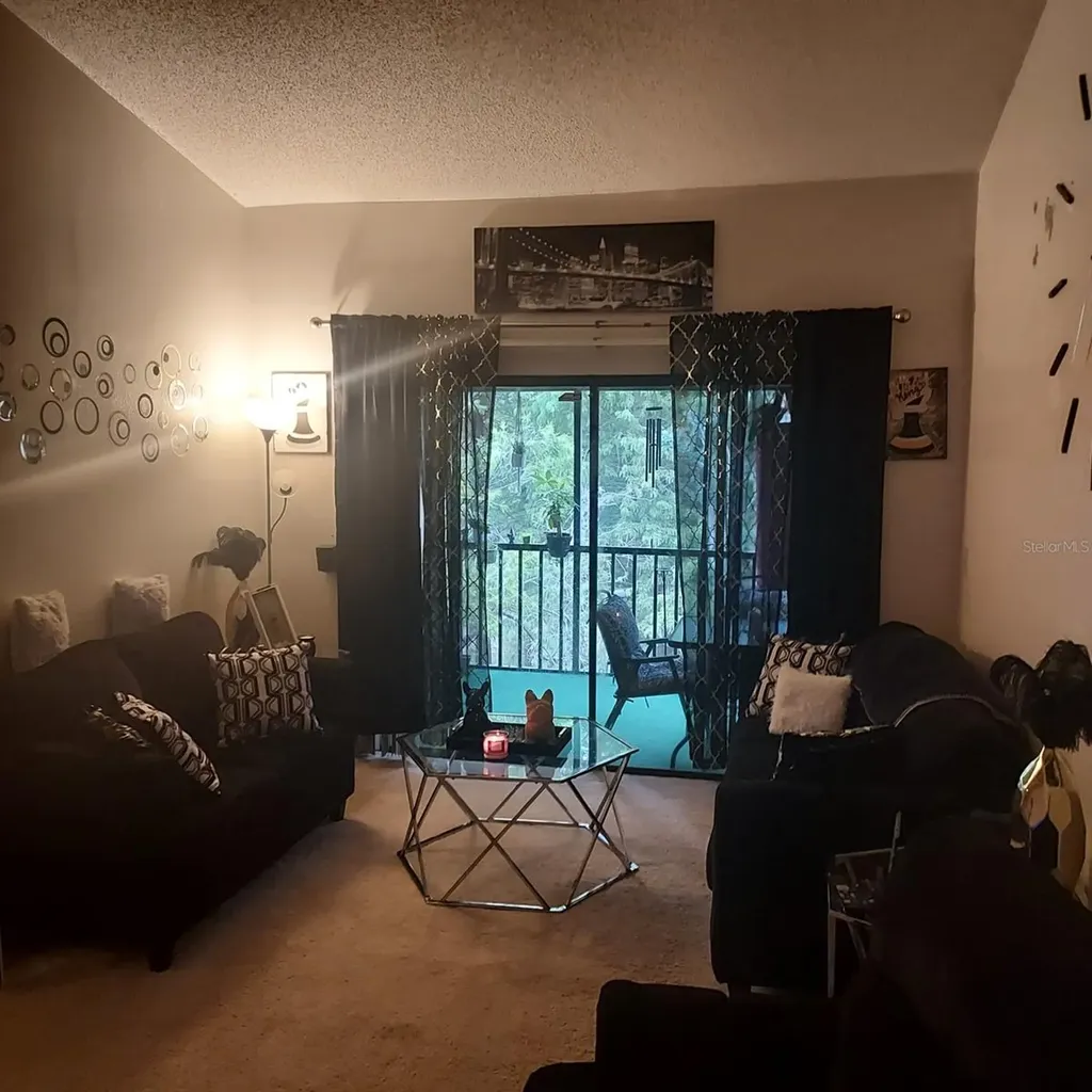 4927 Puritan Circle Tampa FL 33617