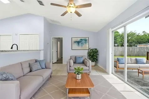 206 N Hawthorne Avenue Apopka FL 32703