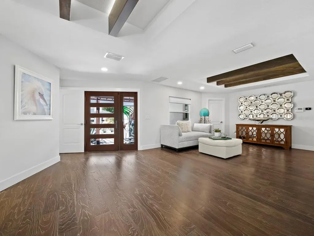 622 Tropical Circle Sarasota FL 34242