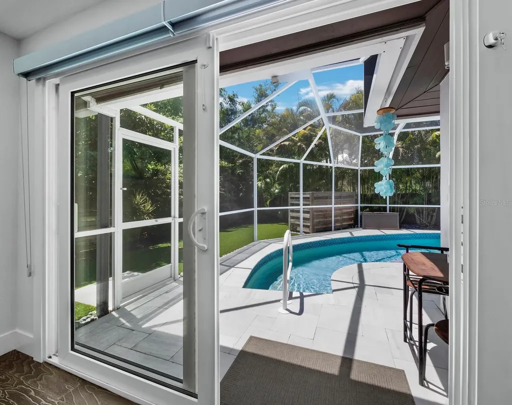 622 Tropical Circle Sarasota FL 34242