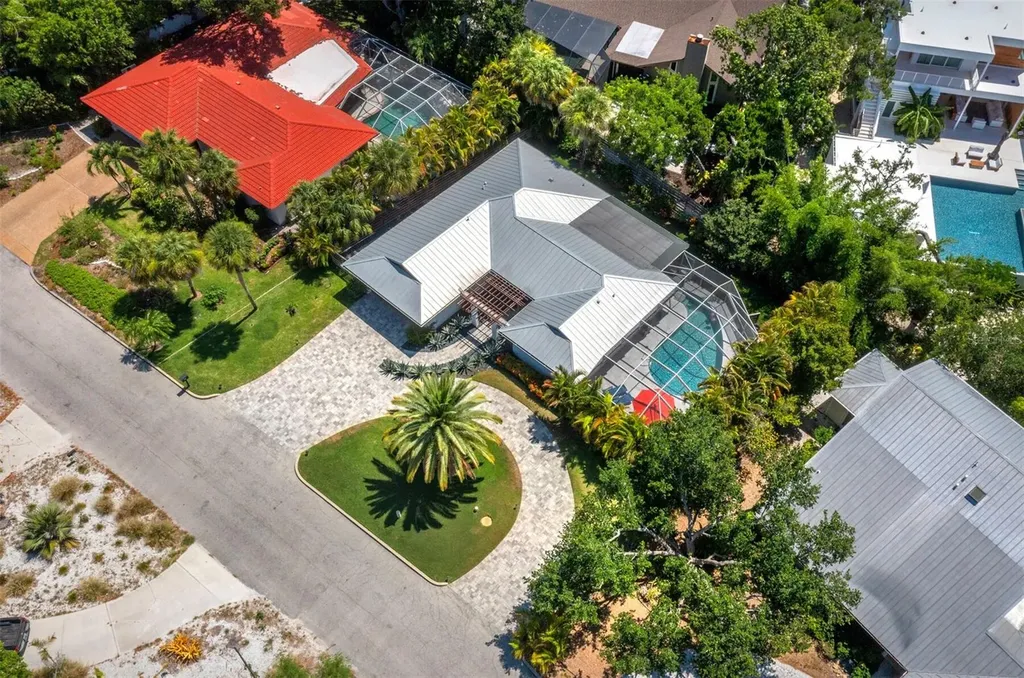 622 Tropical Circle Sarasota FL 34242