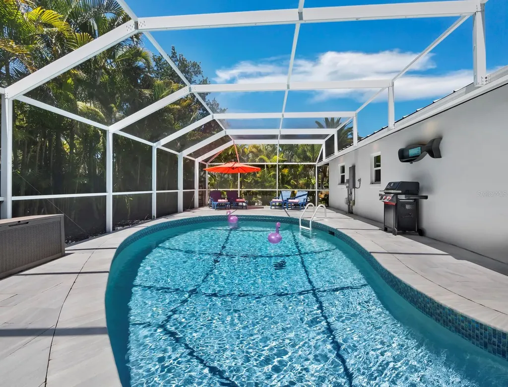 622 Tropical Circle Sarasota FL 34242
