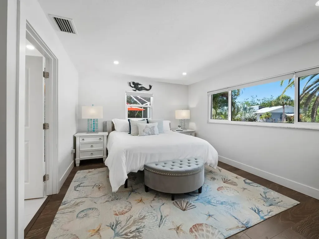 622 Tropical Circle Sarasota FL 34242
