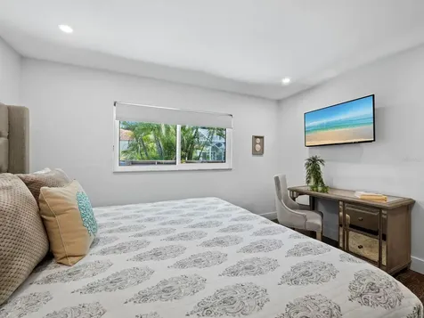 622 Tropical Circle Sarasota FL 34242