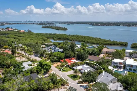 622 Tropical Circle Sarasota FL 34242