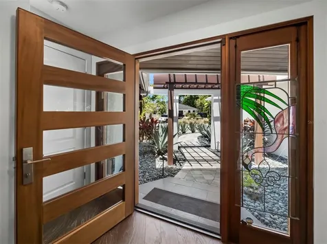 622 Tropical Circle Sarasota FL 34242