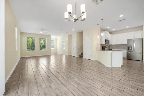1383 Shinnecock Hills Drive Davenport FL 33896