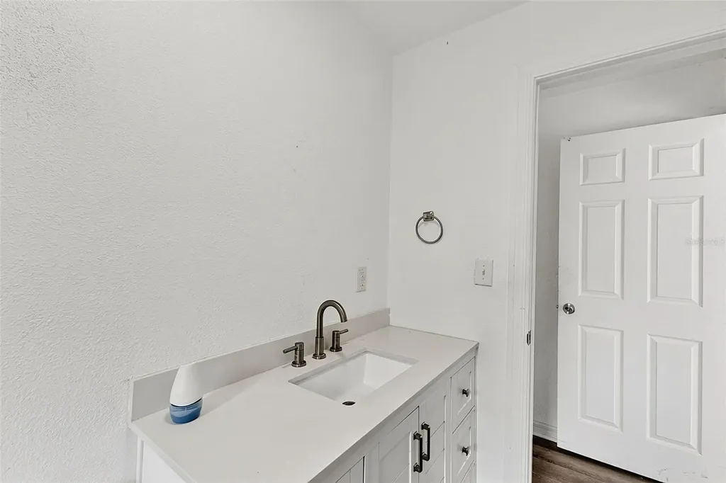 887 Leeward Road Venice FL 34293