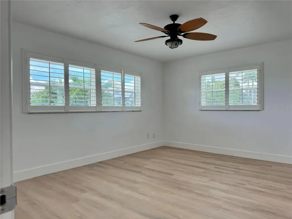 902 Oakwood Drive Largo FL 33770