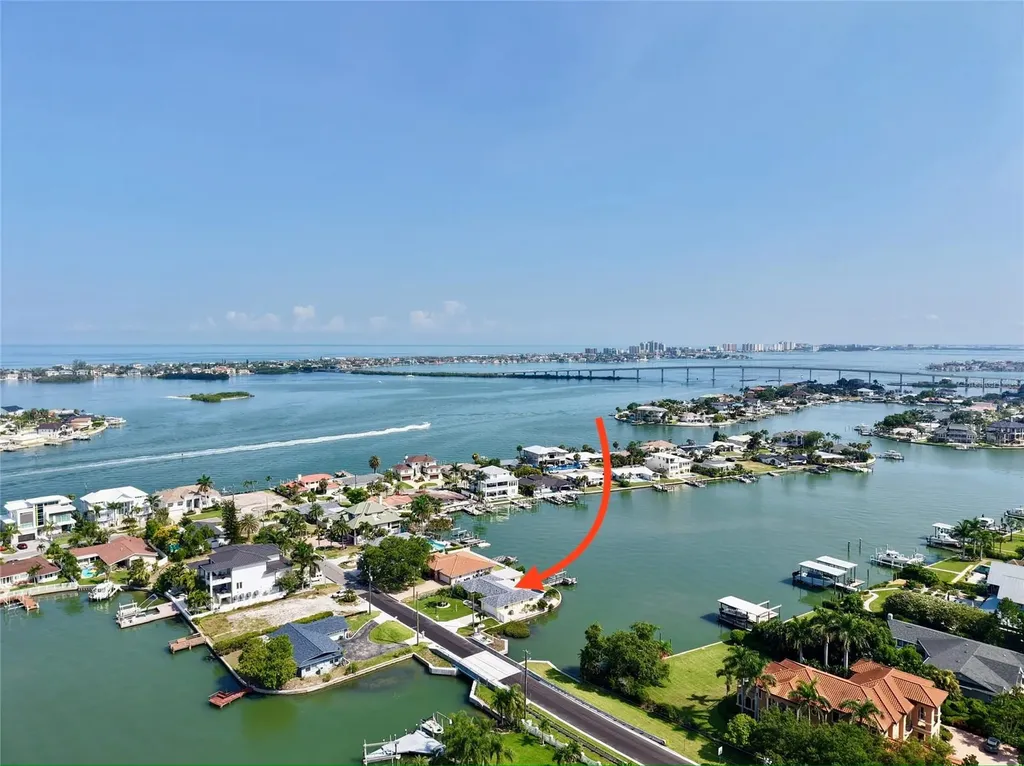 902 Oakwood Drive Largo FL 33770
