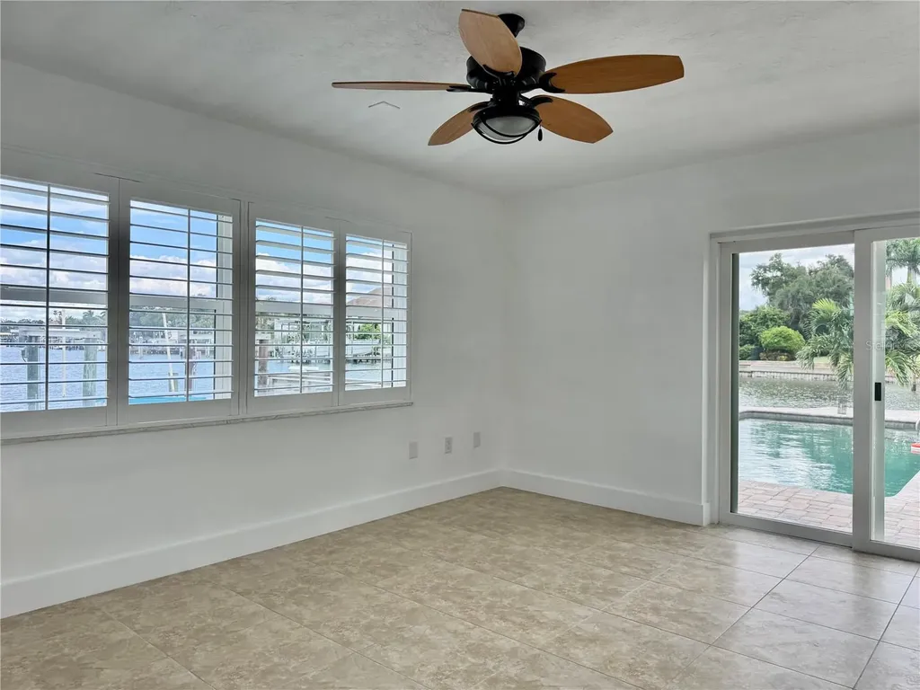 902 Oakwood Drive Largo FL 33770
