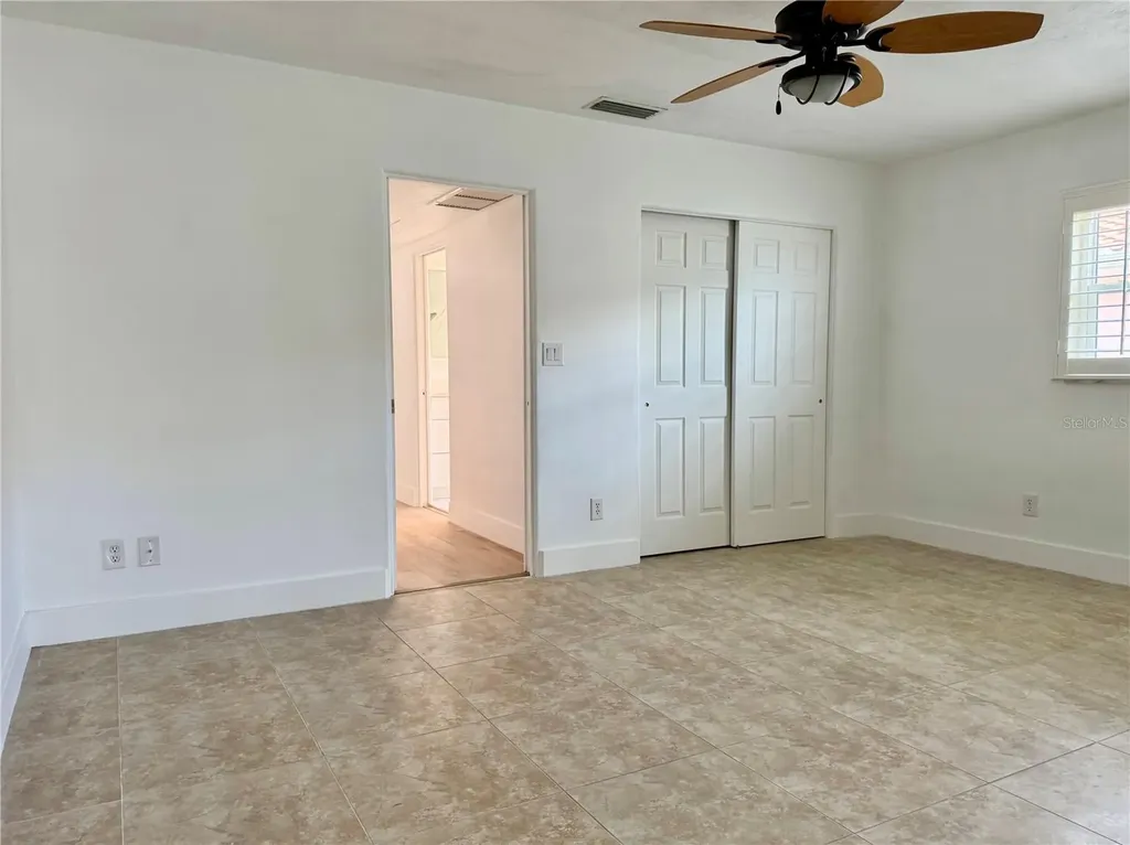 902 Oakwood Drive Largo FL 33770
