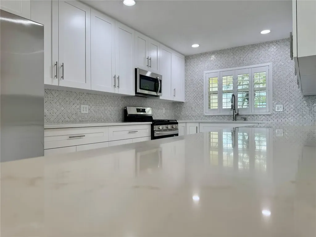 902 Oakwood Drive Largo FL 33770