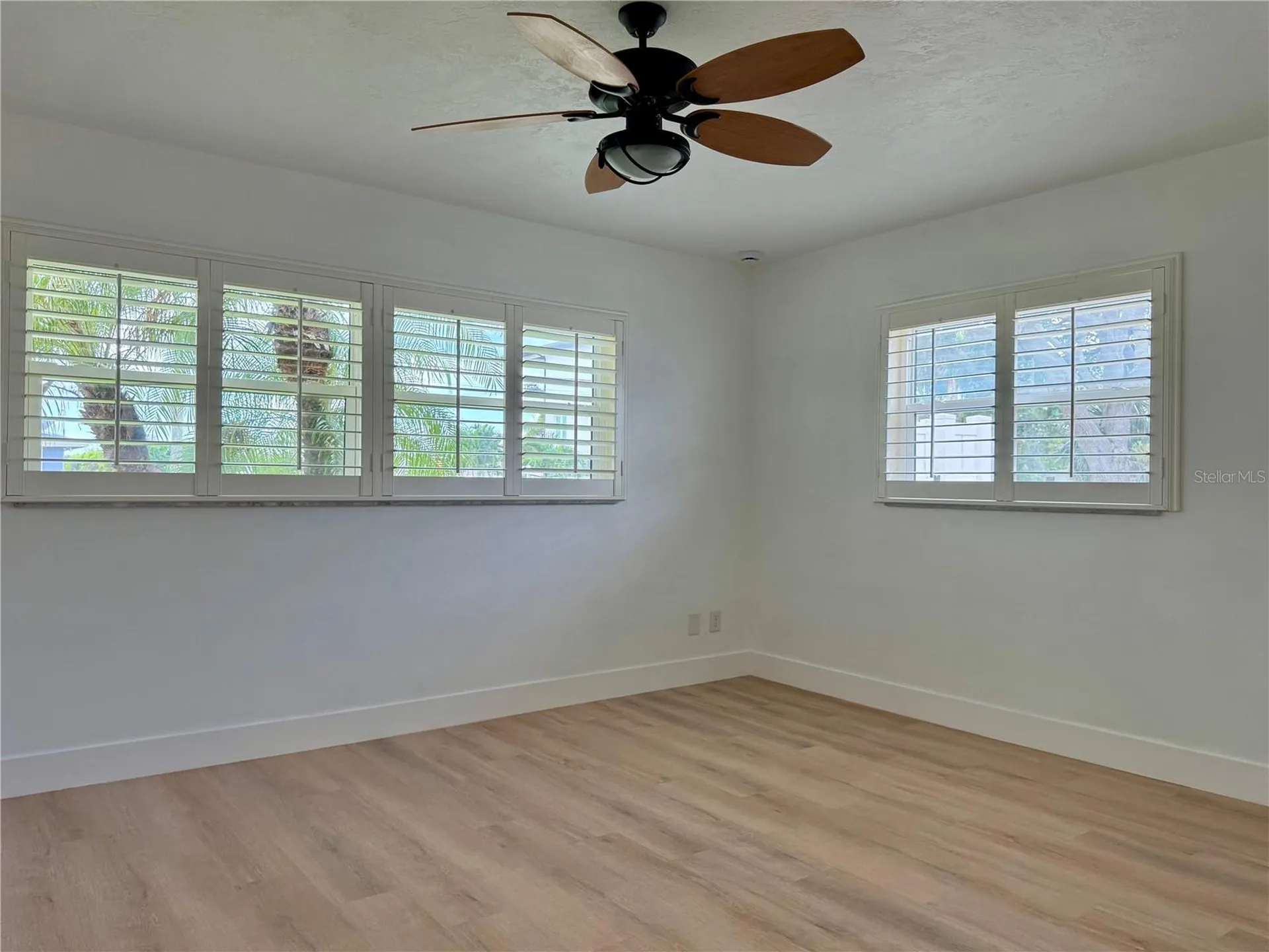 902 Oakwood Drive Largo FL 33770