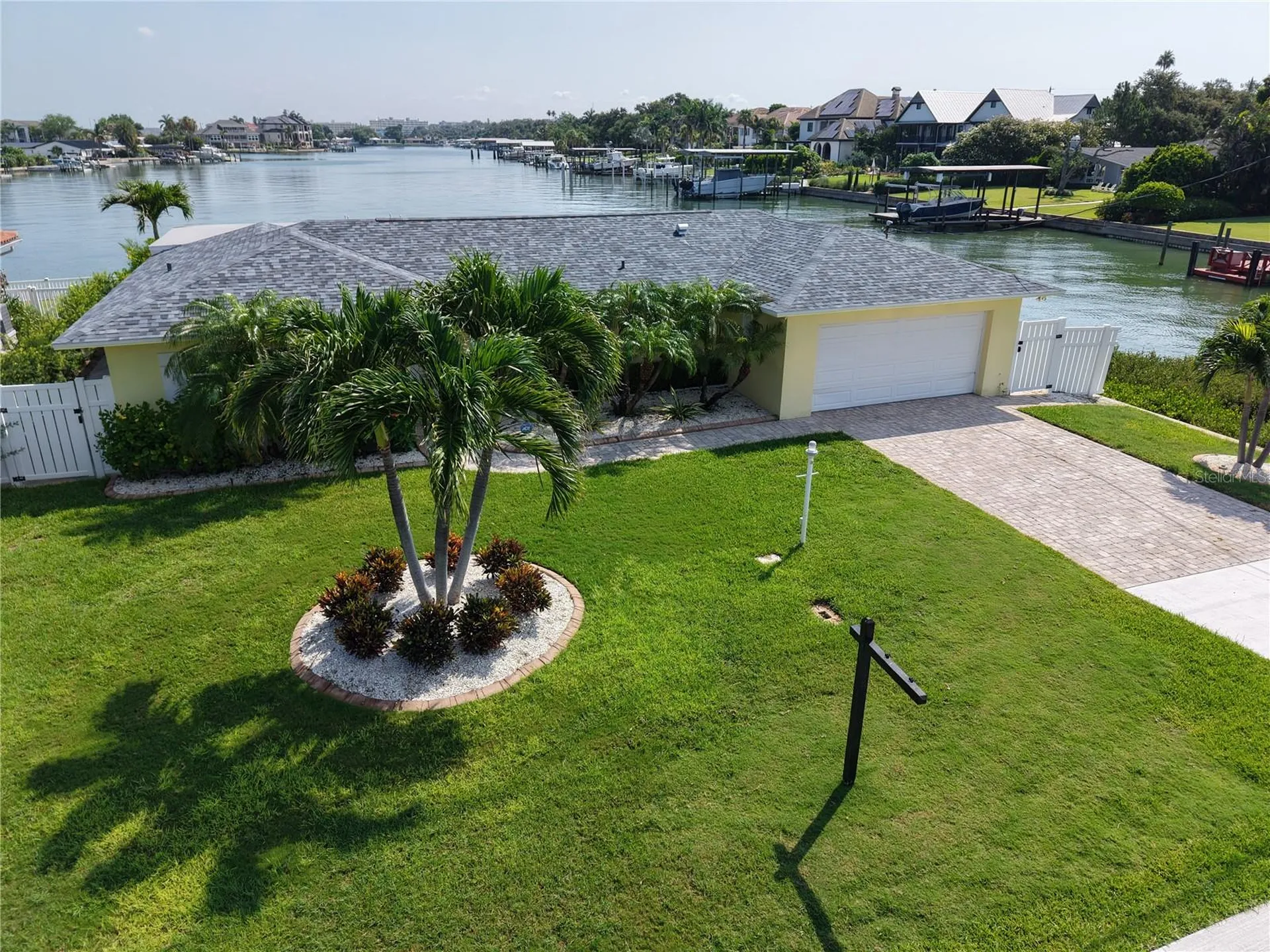 902 Oakwood Drive Largo FL 33770