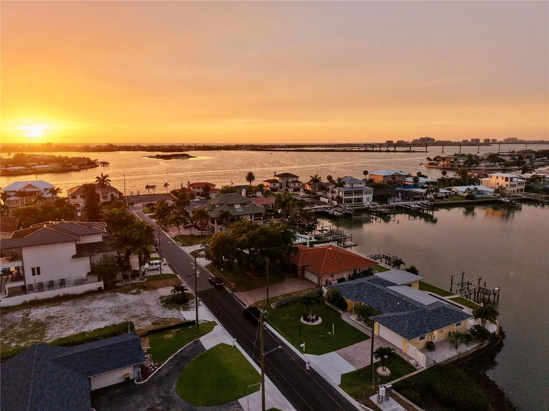 902 Oakwood Drive Largo FL 33770