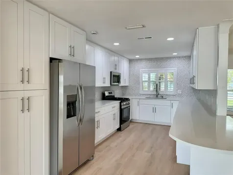 902 Oakwood Drive Largo FL 33770