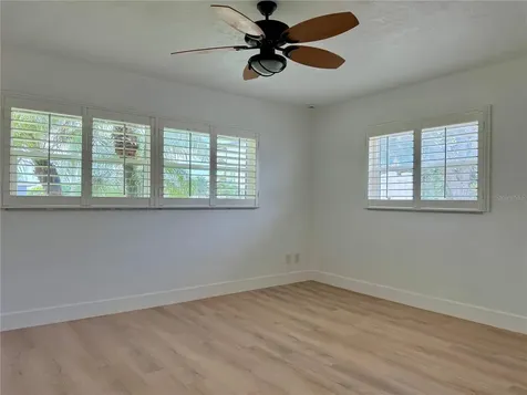 902 Oakwood Drive Largo FL 33770
