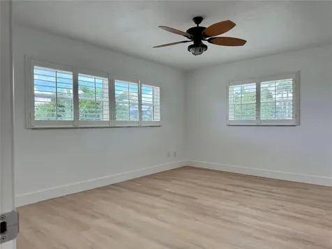 902 Oakwood Drive Largo FL 33770