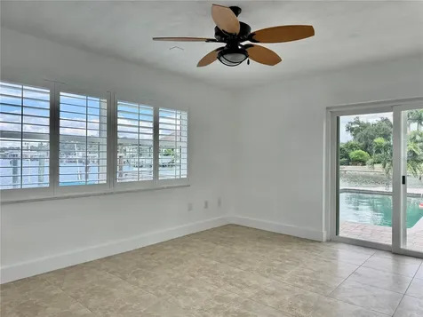 902 Oakwood Drive Largo FL 33770