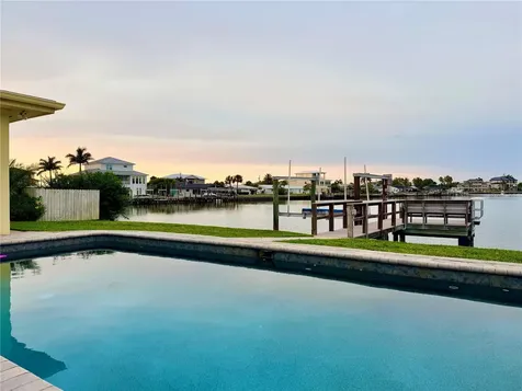 902 Oakwood Drive Largo FL 33770
