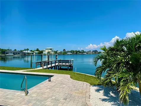 902 Oakwood Drive Largo FL 33770