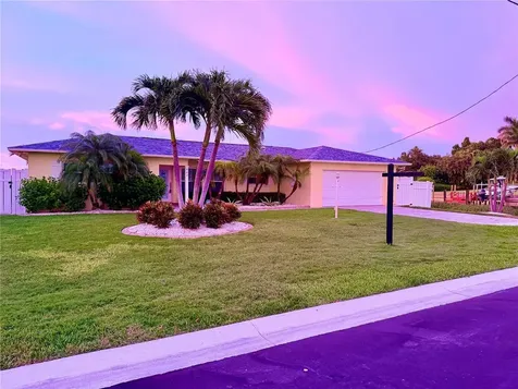 902 Oakwood Drive Largo FL 33770