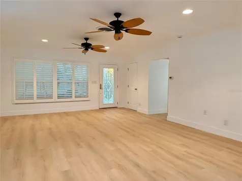 902 Oakwood Drive Largo FL 33770