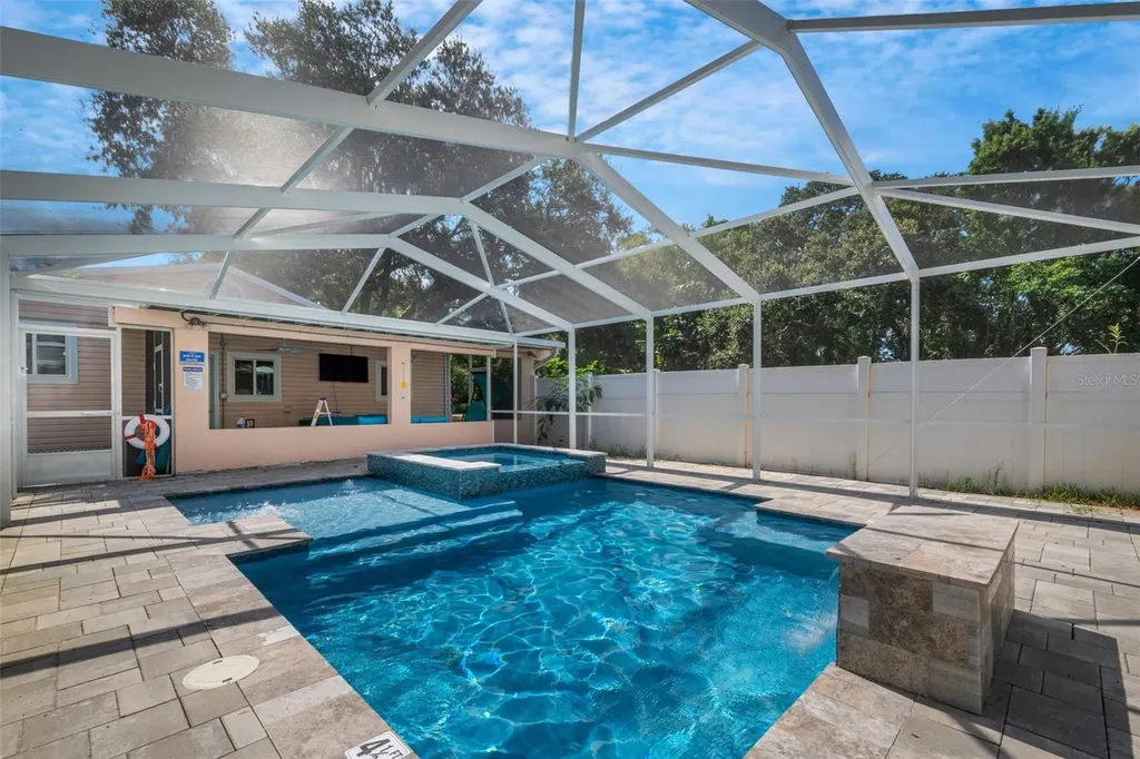 1600 Loretta Avenue NW Largo FL 33770