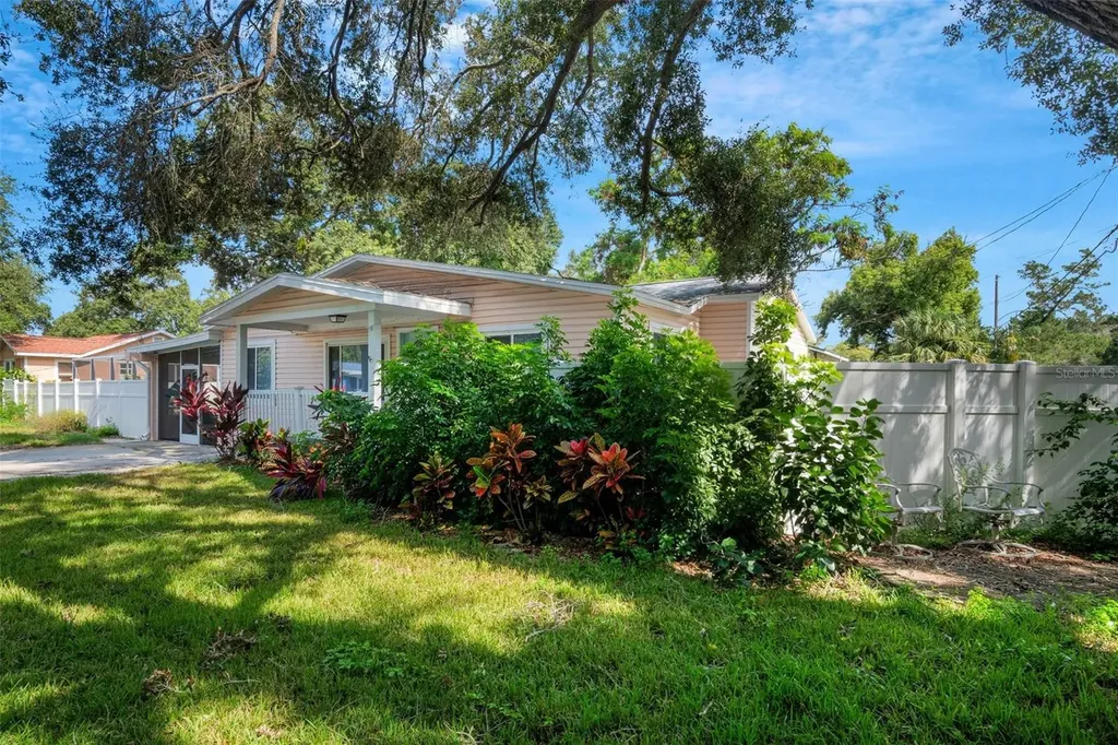 1600 Loretta Avenue NW Largo FL 33770