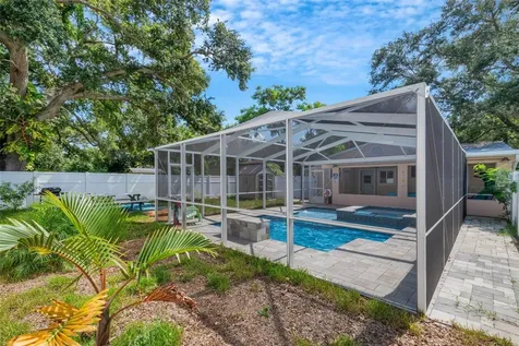 1600 Loretta Avenue NW Largo FL 33770