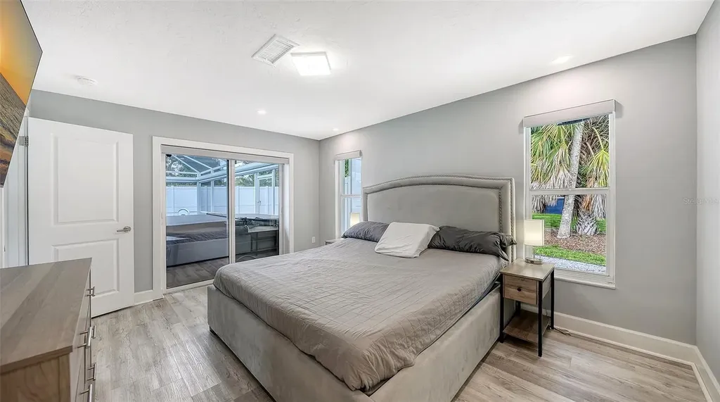2828 Suncrest Drive Sarasota FL 34239