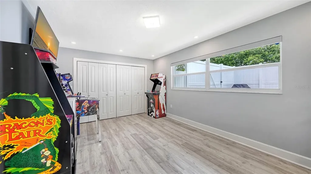 2828 Suncrest Drive Sarasota FL 34239