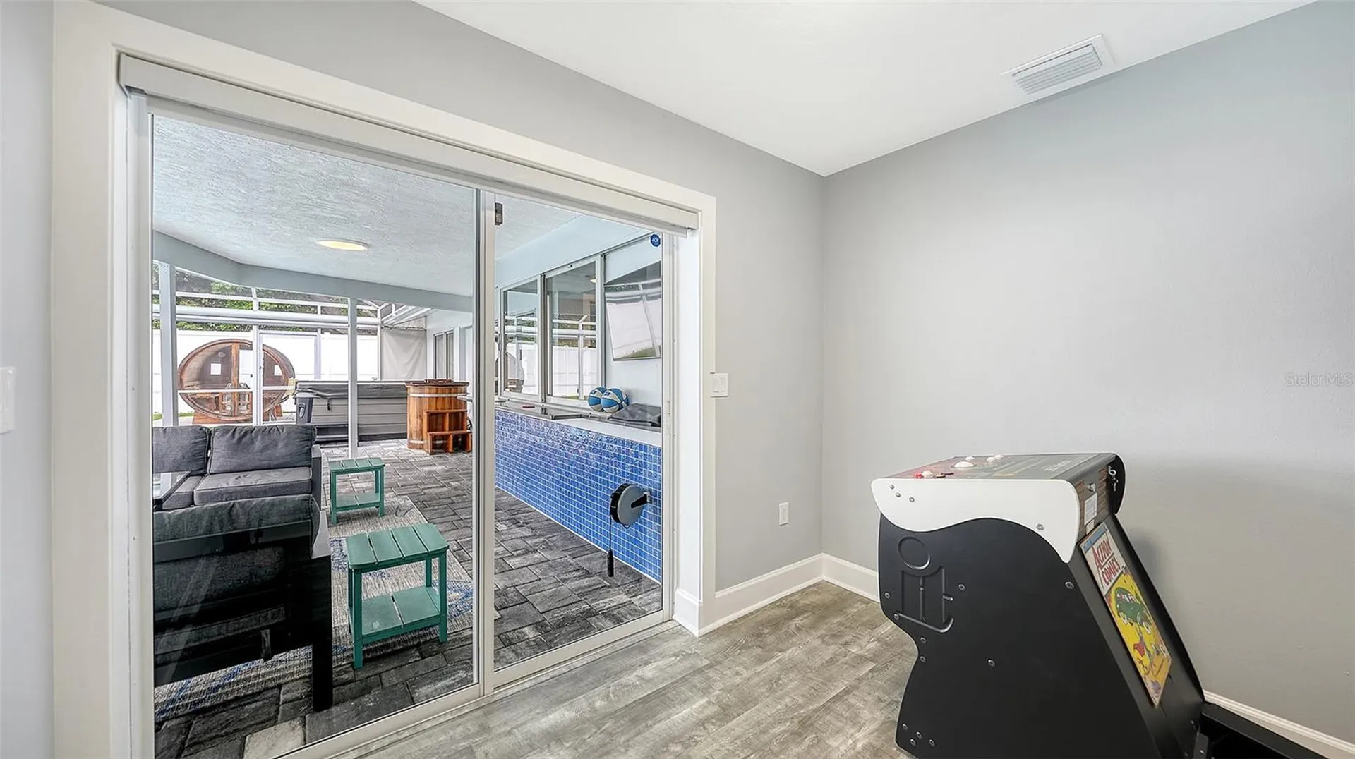 2828 Suncrest Drive Sarasota FL 34239