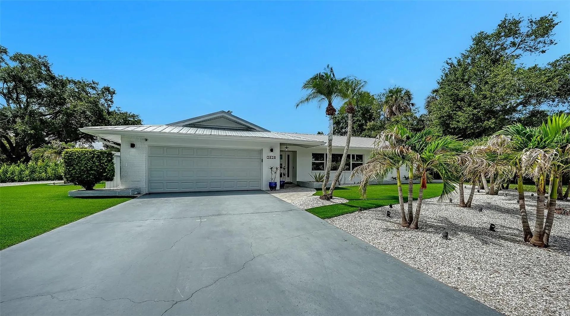 2828 Suncrest Drive Sarasota FL 34239