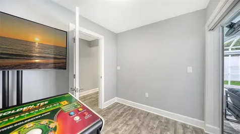 2828 Suncrest Drive Sarasota FL 34239